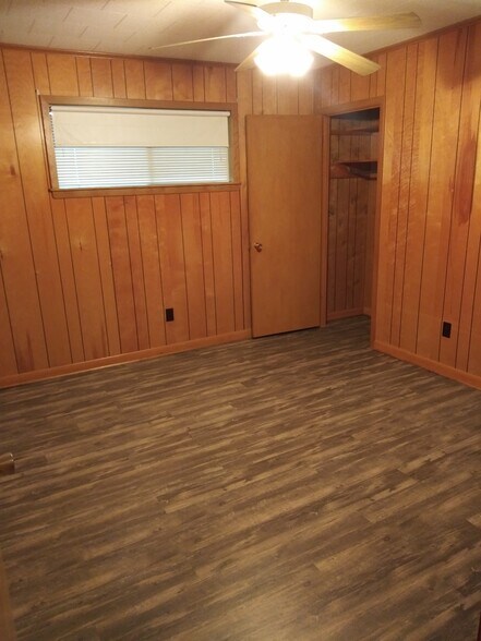 Building Photo - 509 Maxine Ave