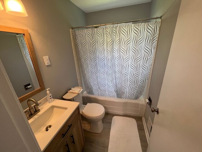 Building Photo - 12208 Ridge Crest Dr