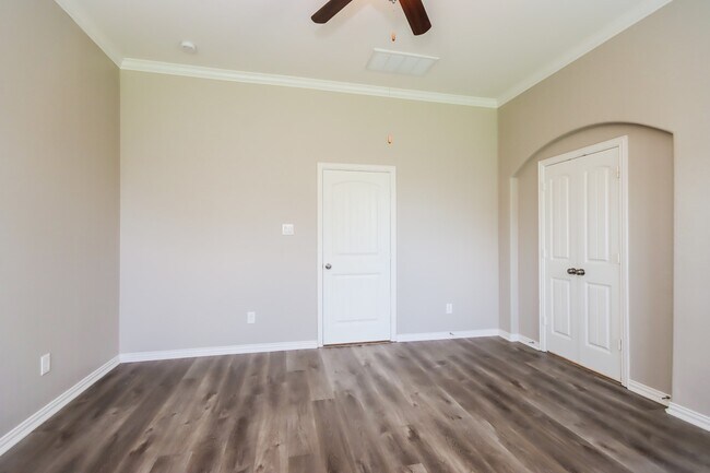 Building Photo - 18914 Sorrento Pt Dr