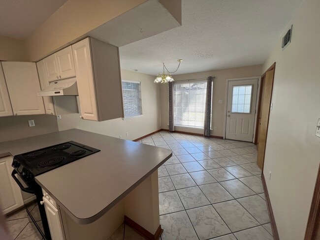Building Photo - 237 Metairie Heights Ave