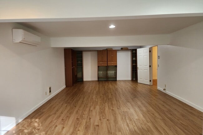 Building Photo - 8542 Battle Point Dr NE