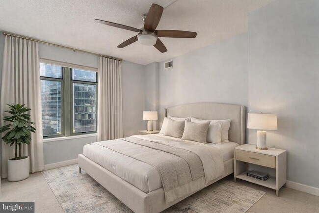 Building Photo - 1150 K St NW