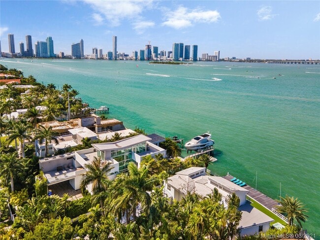 Building Photo - 1413 N Venetian Way