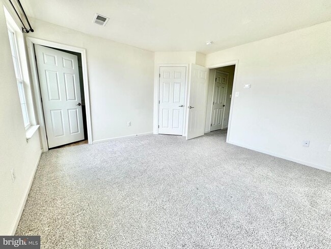 Building Photo - 412 S Greenberry Ln