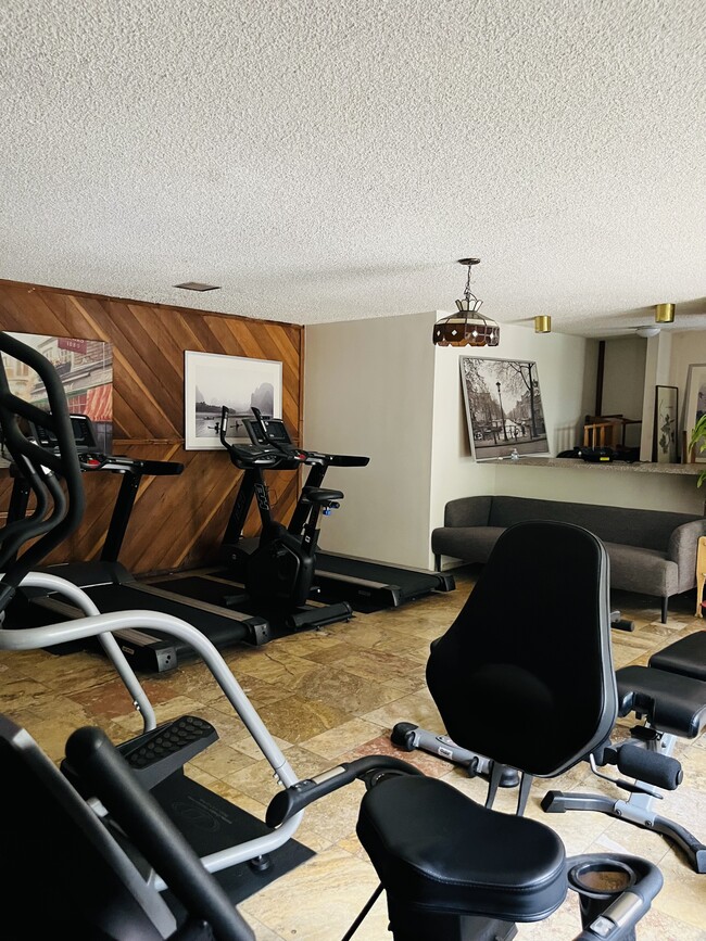 On-site gym - 525 S Ardmore Ave