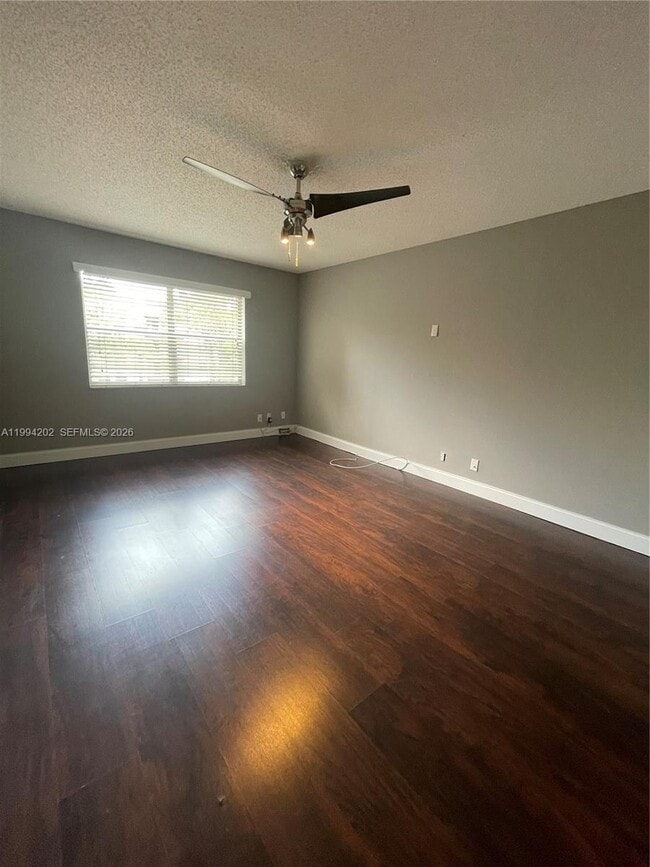 Building Photo - 5961 N Falls Cir Dr