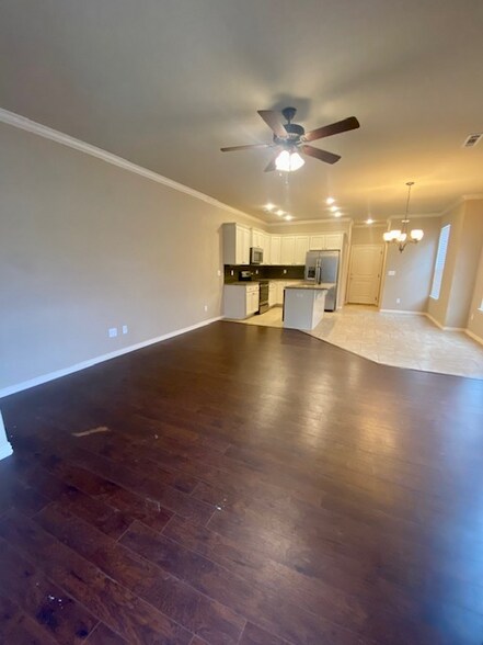 Building Photo - 1047 N Leverett Ave