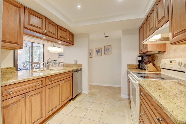 Building Photo - 950 Lavers Cir