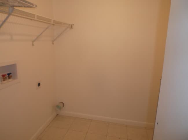 Building Photo - 808 Penny Pl