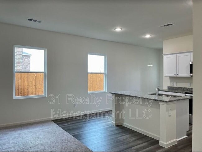 Building Photo - 6228 Old Bridge Way