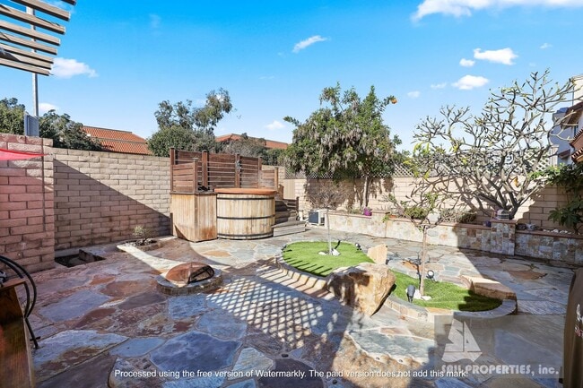 Building Photo - Beach townhome Vacation Rental with two ca...