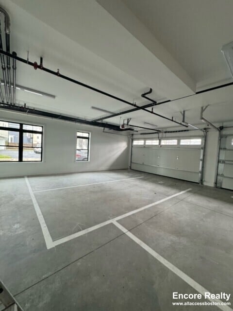 Building Photo - 157 Everett St