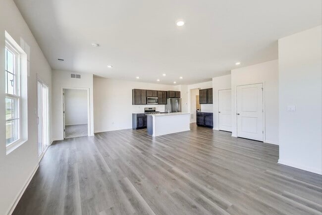 Building Photo - 6443 Juniper Dr