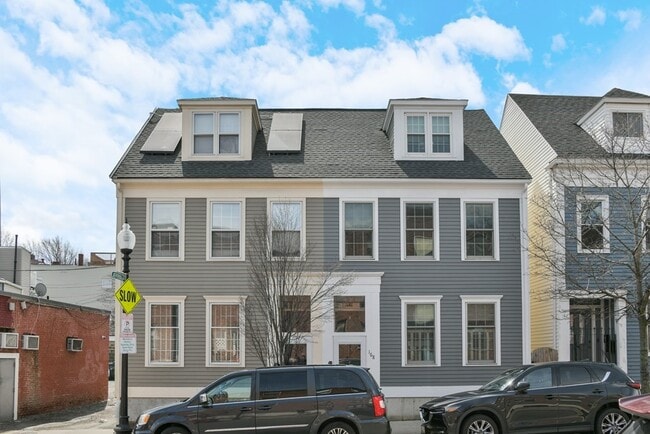 Building Photo - 168 Bunker Hill St