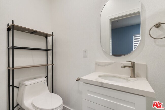 Building Photo - 1341 Mariposa Ave