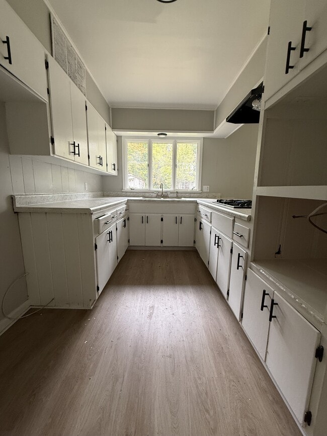 Building Photo - 405 Tyus St