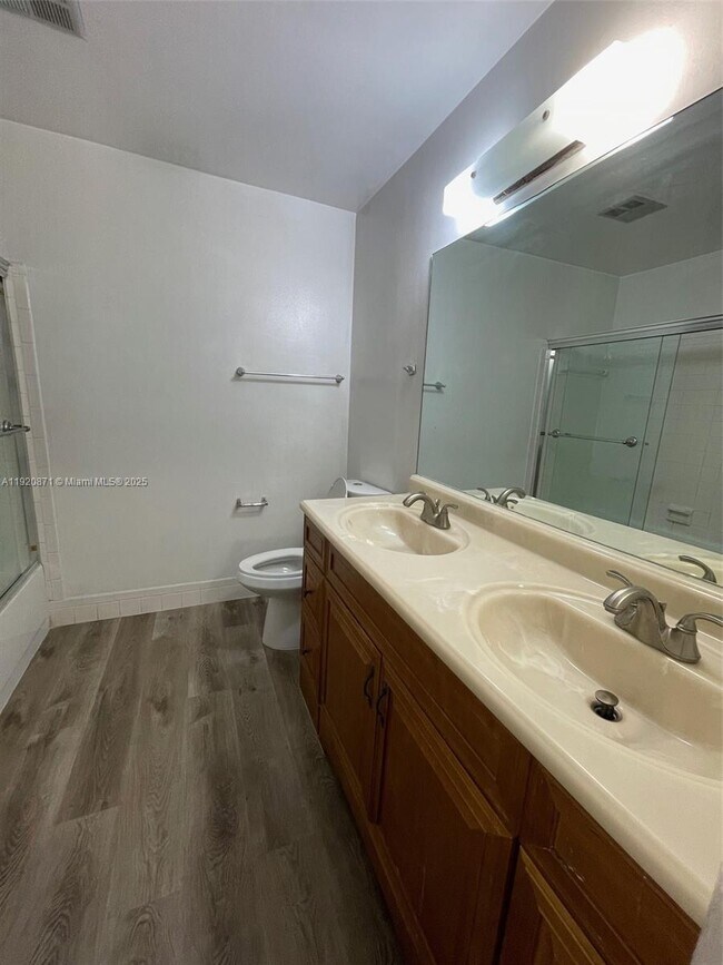 Building Photo - 8237 NW 8th Ct