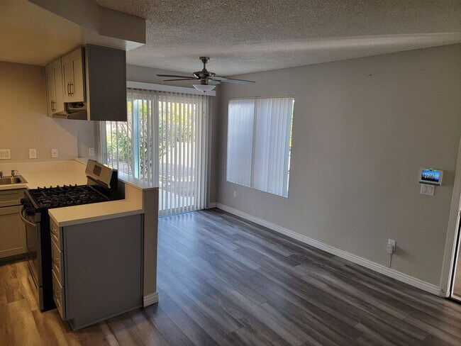 Building Photo - COMING SOON IN RIALTO