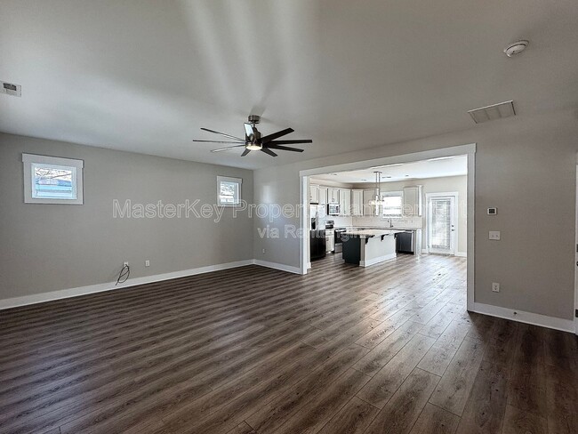 Building Photo - 102 N Dunn St