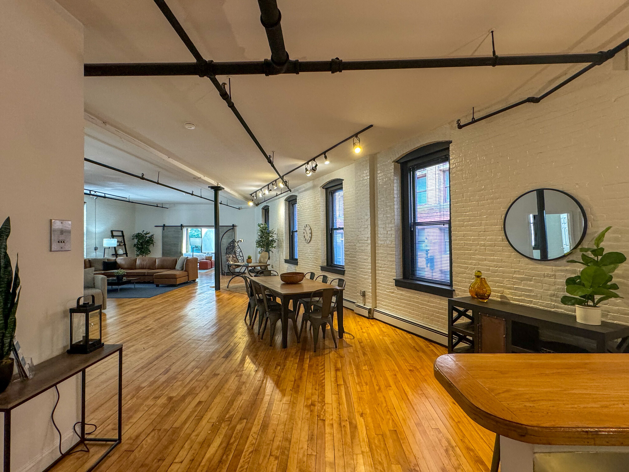 Apt 2A - 13 Stanhope St