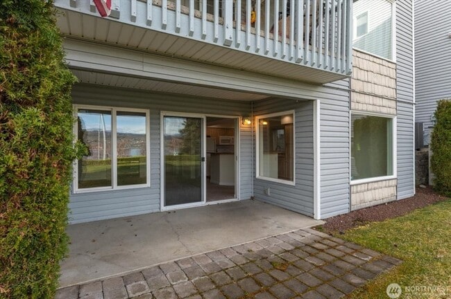 Building Photo - 2305 W Woodin Ave