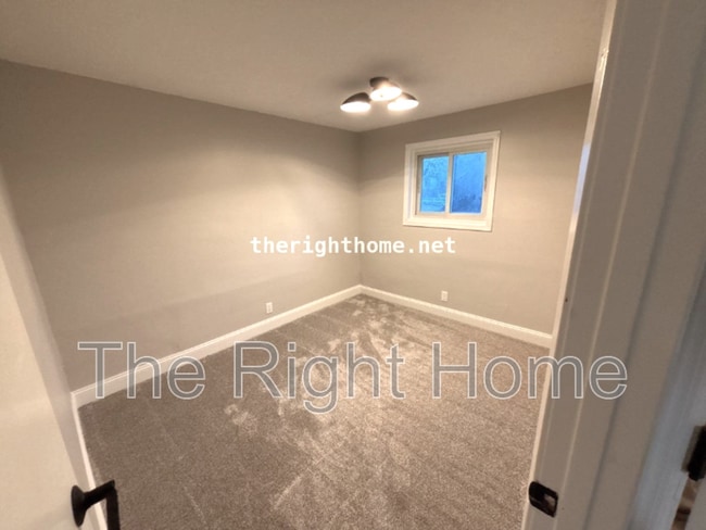 Building Photo - 8617 S 143rd Ave