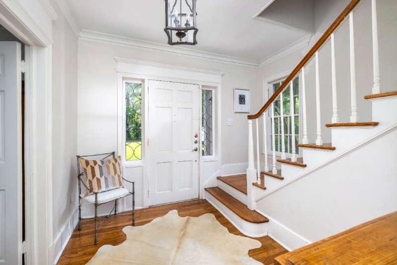 Building Photo - 13 Swan Lake Dr