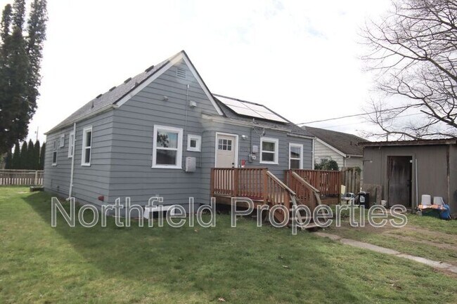 Building Photo - 1905 Fourth St