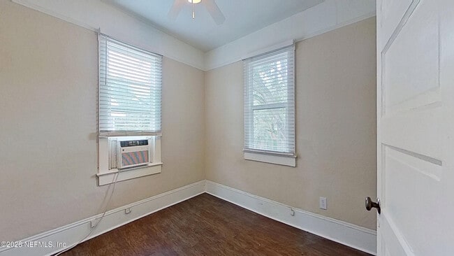 Building Photo - 1513 Palm Ave