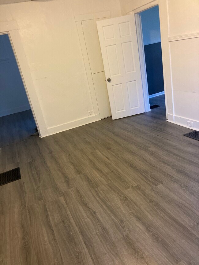 Building Photo - 500 W Wyoming Ave