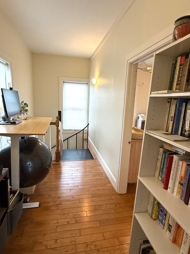 Building Photo - Charming 2 Bed + 2 Bath in the West End
