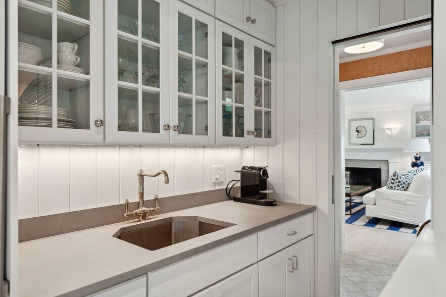 Building Photo - 35 Harris Ln