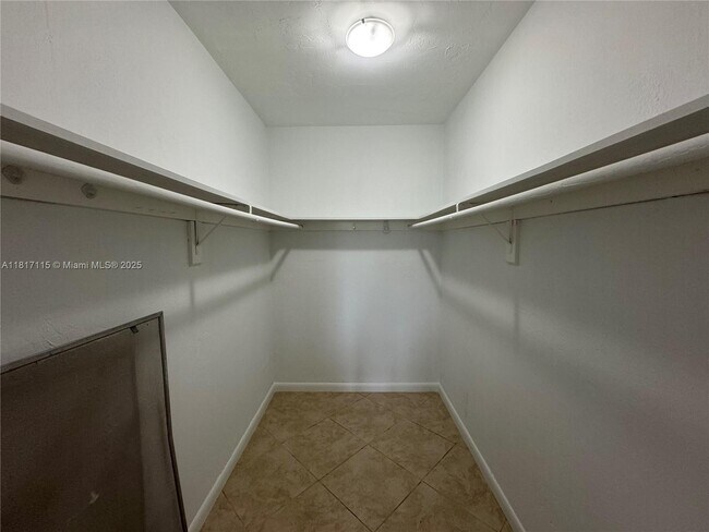 Building Photo - 14034 SW 90th Ave