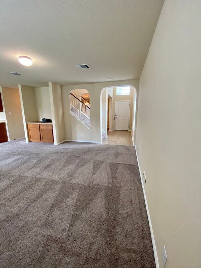Building Photo - Charming New Braunfels Home Available for Immediate Move In