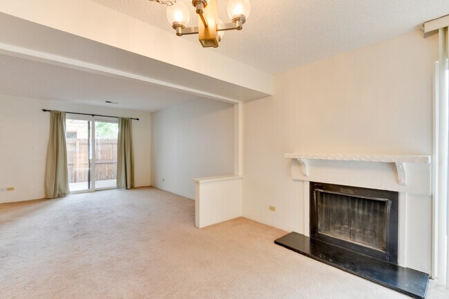 Building Photo - 2899 S Locust St