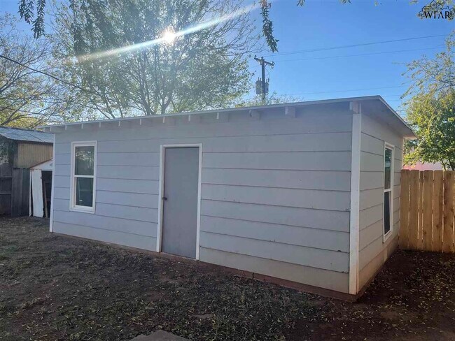 Building Photo - 3310 Sherwood Ln