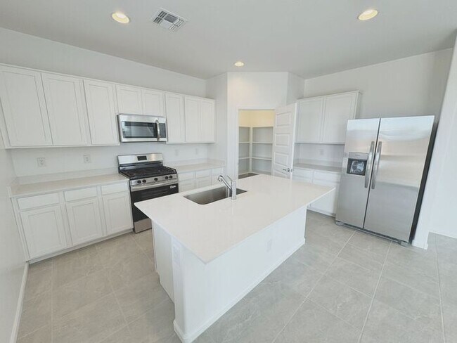 Building Photo - MOVE IN SPECIALS!! New 5-Bedroom Home in P...