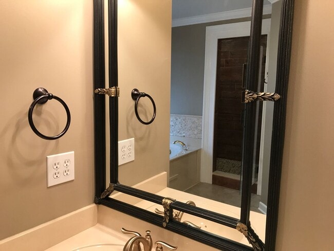 Building Photo - Heart of Madison City