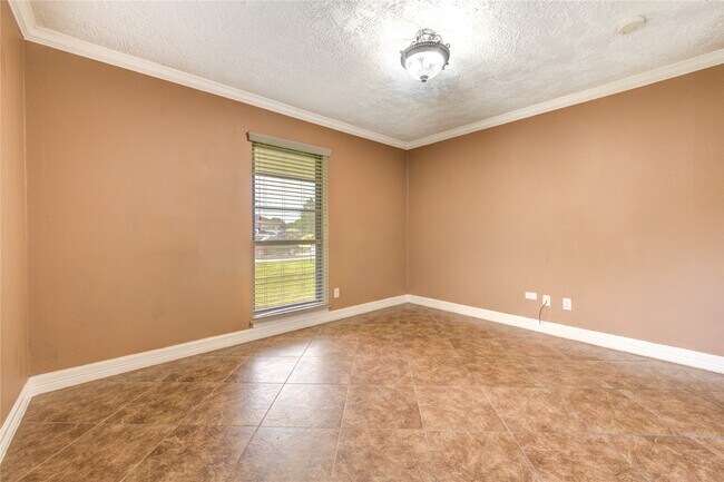 Building Photo - 9922 Carmalee St