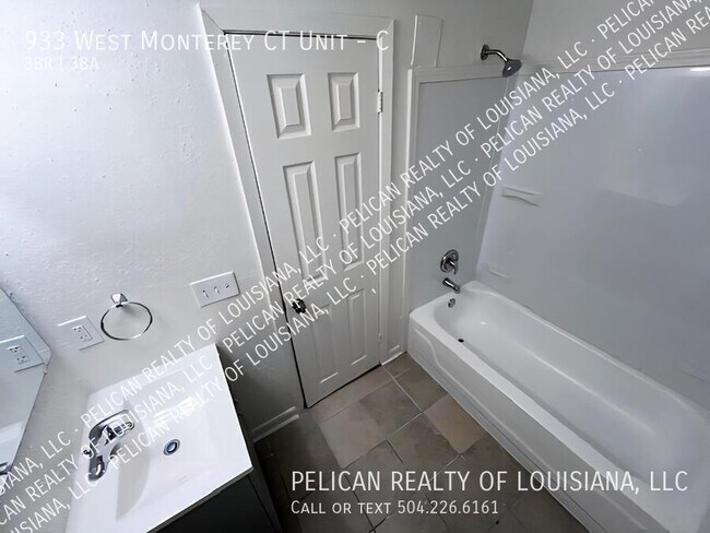 Building Photo - 933 Monterey Ct S