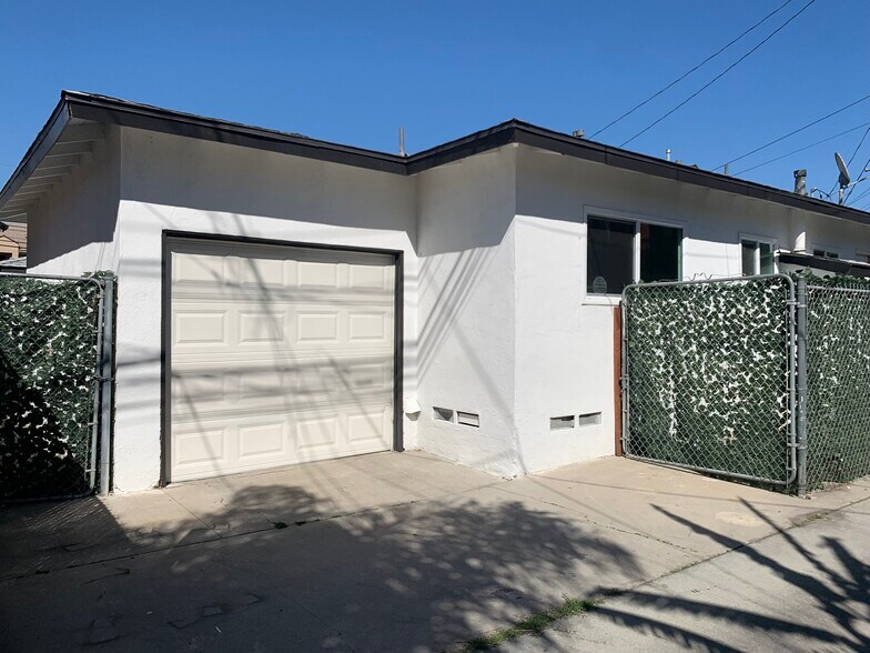 Building Photo - 2300 E 15th St
