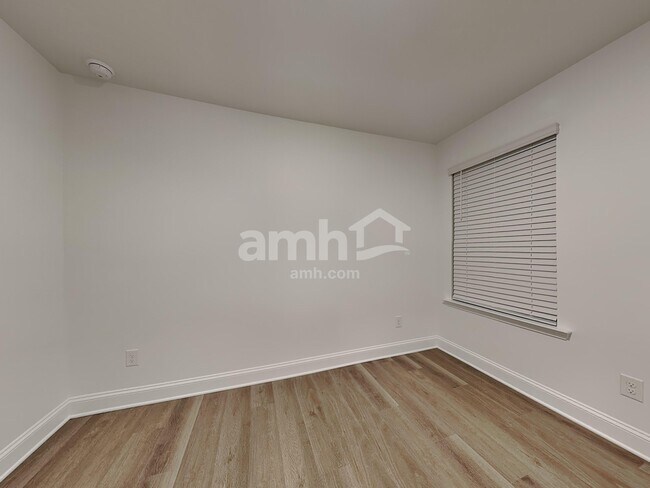 Building Photo - 6042 Rosemore Ln