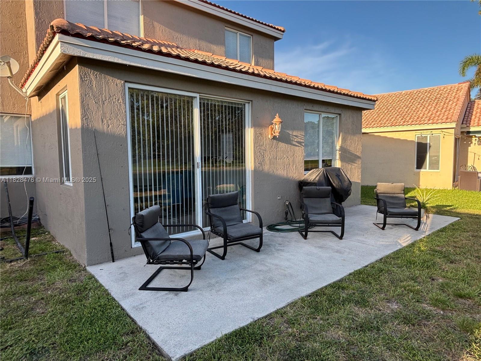 Building Photo - 4361 Dogwood Cir