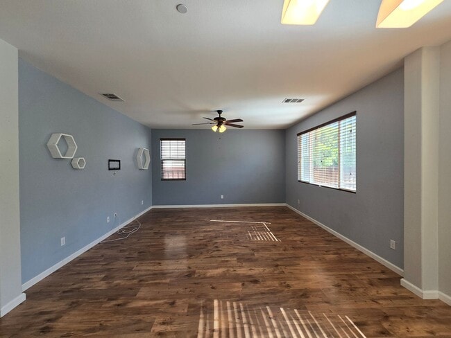 Building Photo - Spacious Home in Amenity-Rich Community