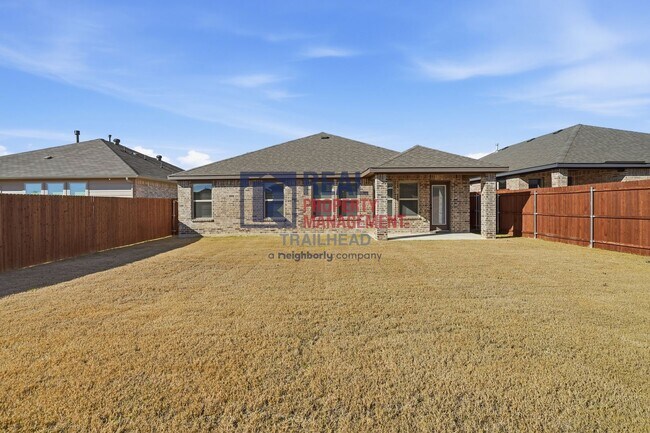 Building Photo - Inviting 3-Bedroom Home with Covered Patio