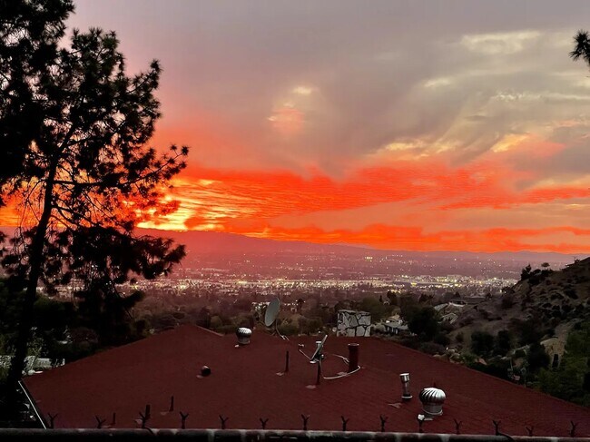 Building Photo - 1907 Maginn Dr