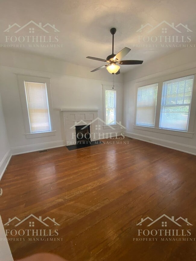 Building Photo - Updated 3 Bedroom Home with Yard, Deck, an...