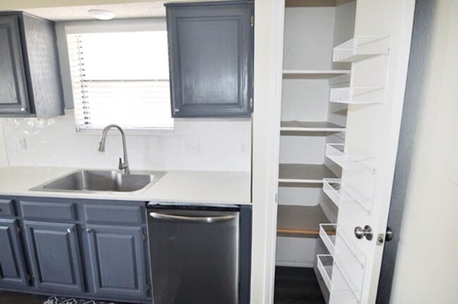 Building Photo - VIEW NOW/COMING SOON - Beautiful 3-2-2 in Saginaw with Quartz Counters & Large Backyard-Eagle MT-...