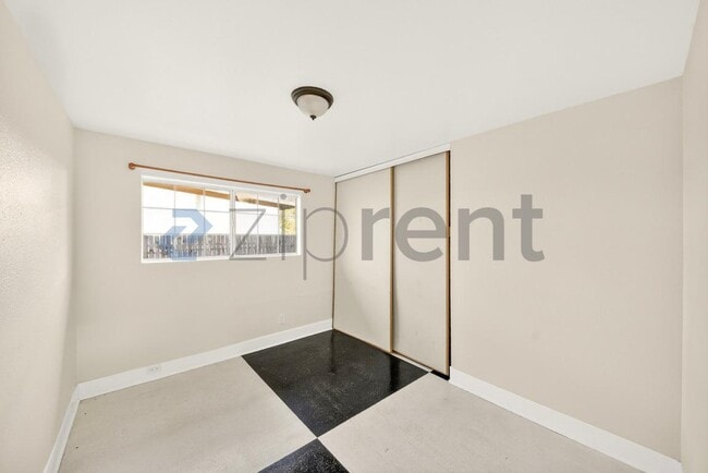 Building Photo - 12077 Sand Ave