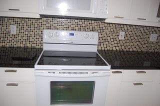 Building Photo - 4546 NW 7th Pl